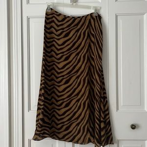 Ralph Lauren skirt 12 petite it is like new